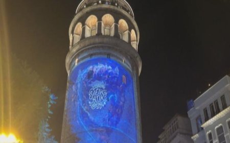 Galata Kulesi'nde Sıfır Atık Haftası ile ilgili ışık gösterisi