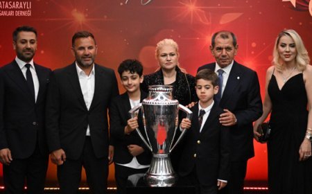Galatasaray'ın şampiyonluğu Ankara'da kutlandı! Özbek ve Buruk'tan açıklama