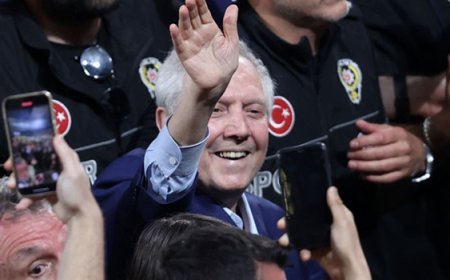 Bakan Bak’tan Aziz Yıldırım için tebrik mesajı!