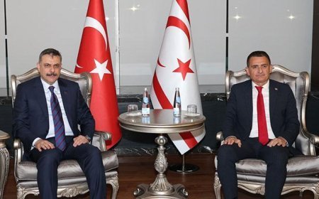 Bakan Çiftçi temaslar için KKTC'ye geldi