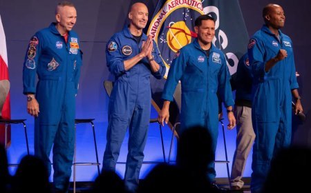 İnsanlık Ay'a dönüyor. Artemis III görevinin astronotları açıklandı