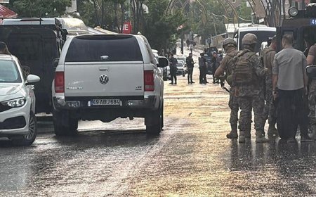 Engelli kardeşini ve polis memurunu yaraladı, operasyonla etkisiz hale getirildi