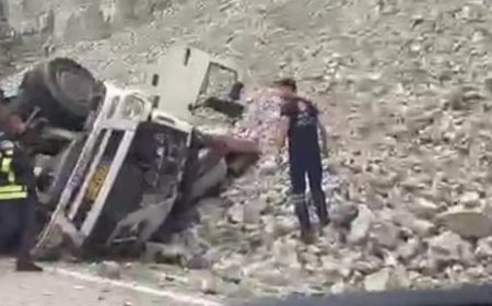 Freni patlayan TIR'dan atlayan sürücü öldü, 2 kişi yaralandı