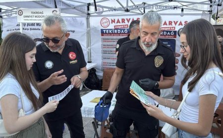 Kiraz Festivali'nde stant kuran polis, vatandaşları uyuşturucuya karşı bilgilendirdi