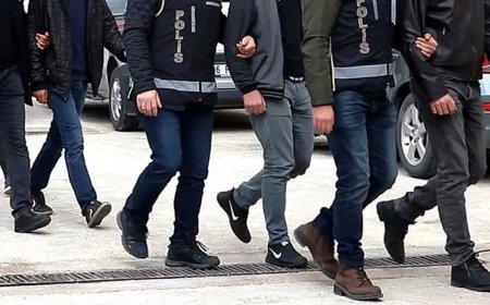Seferihisar Belediyesi'ne operasyon. Başkan Yardımcısı Gökhan Pehlivan dahil 6 kişi gözaltında