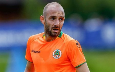 Efecan Karaca Alanyaspor'a veda etti!
