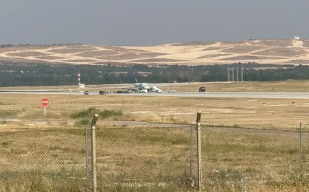 Gaziantep Havalimanı'na iniş yapan yolcu uçağının lastiği patladı