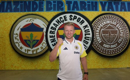 Dirk Kuyt, Fenerbahçe’ye yardımcı antrenör olarak geri döndü