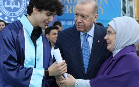 Cumhurbaşkanı Erdoğan, torununun diplomasını verdi
