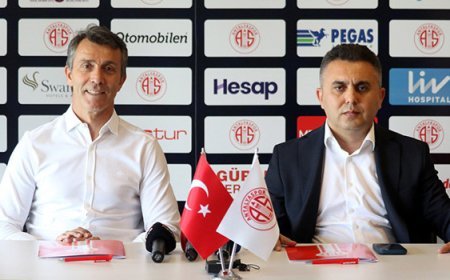 Antalyaspor'un yeni teknik direktörü Bülent Korkmaz oldu