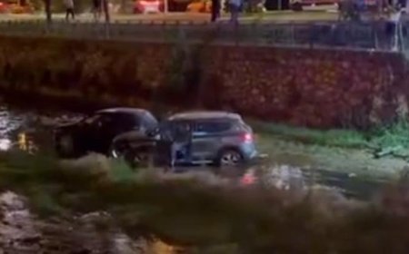 Bursa'da zincirleme kaza! 2 otomobil dereye uçtu: 6 yaralı