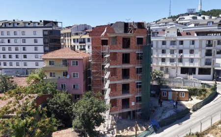 Çekmeköy'deki 'eğri bina' iddiasında gerçek ortaya çıktı! Belediye Başkanı yerinde inceledi