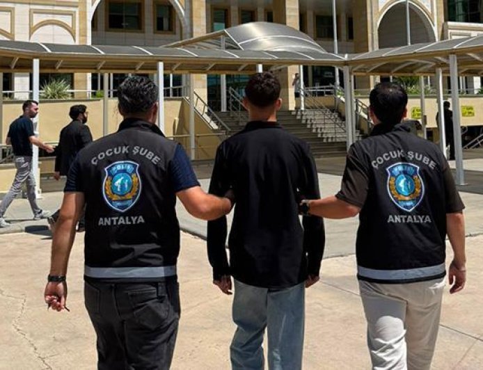'12'den sonra Antalya'da devlet biziz' paylaşımı yapmıştı, gözaltına alındı
