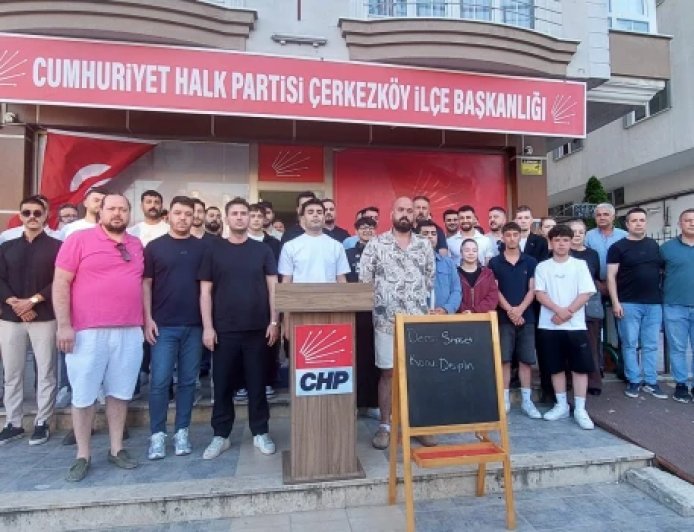 ÇERKEZKÖYLÜ CHP'Lİ GENÇLERDEN BAŞKAN AKAY'A DESTEK