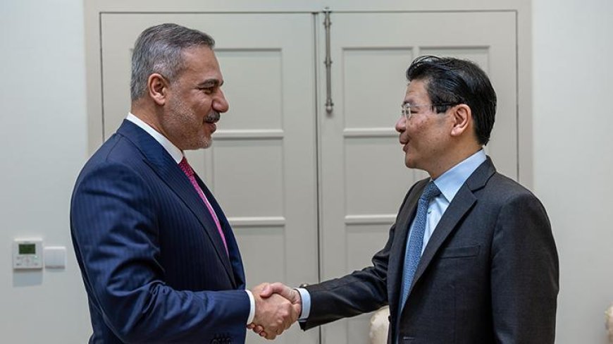 Dışişleri Bakanı Hakan Fidan, Singapur Başbakanı Wong ile görüştü