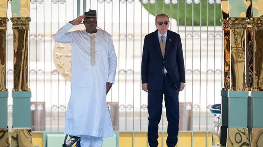 Cumhurbaşkanı Erdoğan, Nijer Cumhurbaşkanı Tchiani'yi resmi törenle karşıladı