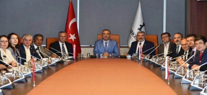 TEKİRDAĞ SANAYİSİNİN GELECEĞİ ÇERKEZKÖY'DE MASAYA YATIRILDI