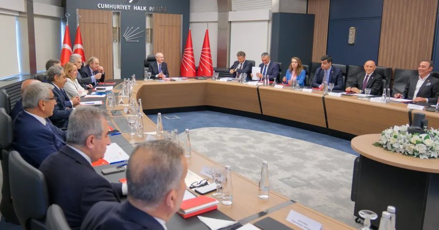 CHP'de grup toplantısı düğümü. Kılıçdaroğlu salı günü kürsüye çıkacak
