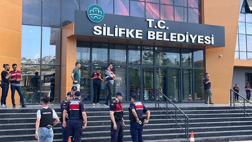 Mersin'in Silifke Belediyesi'ne operasyon! Başkan dahil çok sayıda isme gözaltı