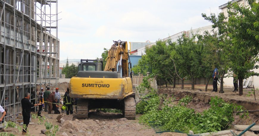 Kayseri'de bahçe duvarı devrildi. Bir işçi hayatını kaybetti