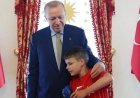 Cumhurbaşkanı Erdoğan 'Cake Not Hate' kampanyasıyla tanınan Harris'i kabul etti