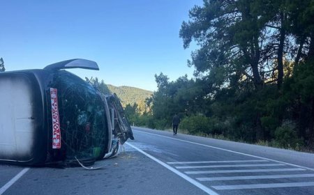 Antalya'da feci kaza! Tur otobüsü ile otomobil çarpıştı: Ölü ve yaralılar var