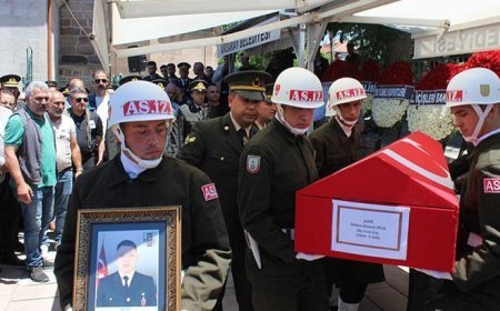Kaza şehidi uzman çavuş Abdurrahman Hilal'e veda