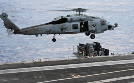 ABD helikopteri Umman Denizi'ne acil iniş yaptı! 1 mürettebat kayıp
