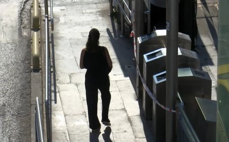 İstanbul'da tramvayda teknik sorun: Durak yolcu alımına kapatıldı