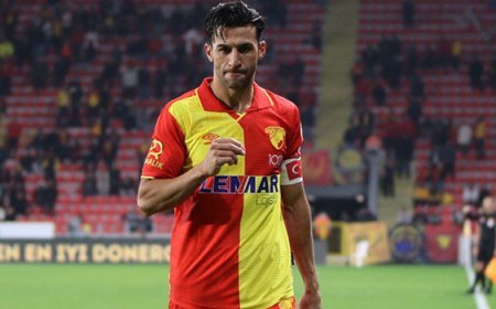 Göztepe'den futbolu bırakan İsmail Köybaşı'na teşekkür mesajı