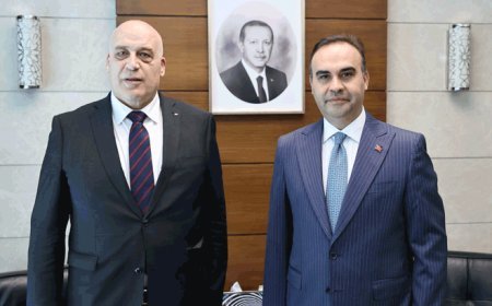 Bakan Kacır yedi ülkenin büyükelçisiyle bir araya geldi