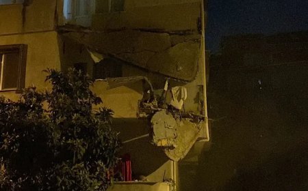 Küçükçekmece'de balkonu çöken bina boşaltıldı