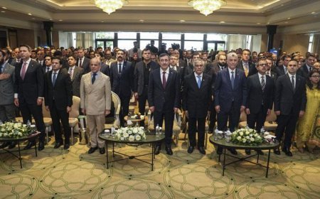 Cumhurbaşkanı Yardımcısı Yılmaz ve Bakan Bolat Türkiye-Pakistan İş ve Yatırım Forumu'nda konuştu