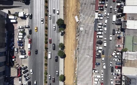 Başakşehir'de otopark için ağaçlar kesildi