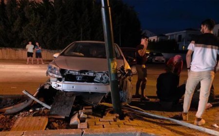 Bursa'da kazadaki yaralıya doktor baba müdahale etti