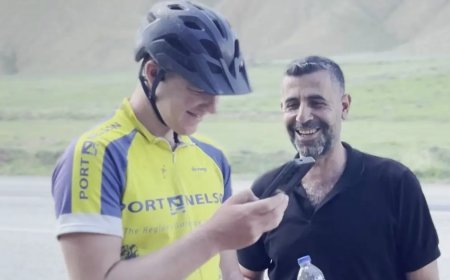 Erzurum'da gülümseten karşılaşma: Erzurum yolunda İngiliz turiste Şenkaya misafirperverliği