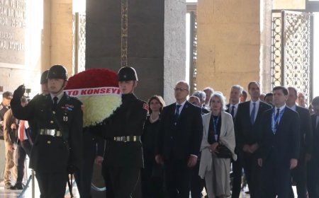 NATO heyeti Anıtkabir'e ziyaret etti