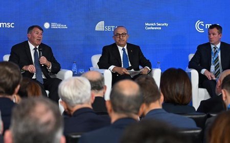 NATO Ankara Zirvesi bünyesinde 'Zirveye Doğru' paneli düzenlendi