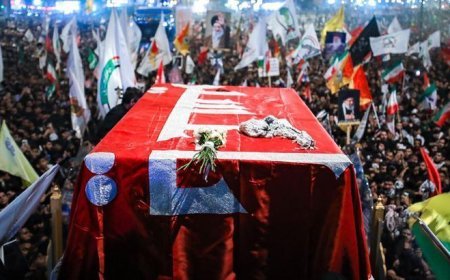 Kerbela'da mahşeri kalabalık! Hamaney'in cenaze töreni için resmi tatil ilan ettiler