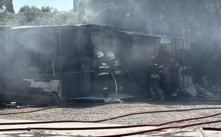 Muğla'da korku dolu anlar! İşçilerin kaldığı yatakhane alev topuna döndü