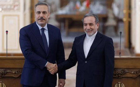 Bakan Fidan, İranlı mevkidaşı Arakçi ile görüştü