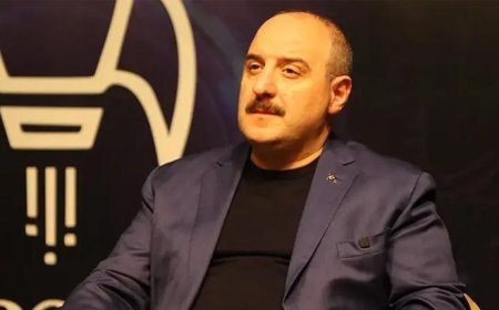 Mustafa Varank'tan Hüseyin Çelik'e 15 Temmuz yanıtı: FETÖ postacısı