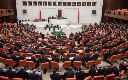 Öğrenci affına ve yükseköğretime ilişkin düzenlemeleri içeren kanun teklifi komisyonda kabul edildi