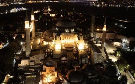 Ülke genelindeki camilerde sela okundu