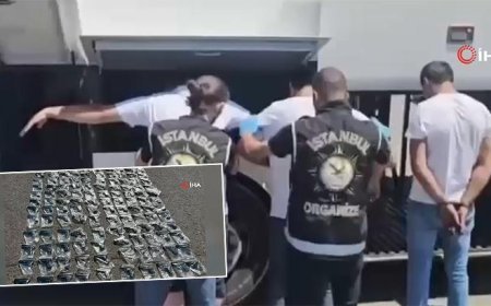 İstanbul'da durdurulan otobüsten cephanelik çıktı
