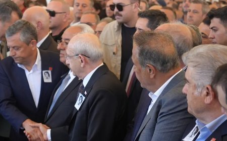Kılıçdaroğlu ve Özel cenazede yan yana