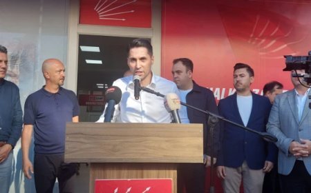 SEDAT ÇOLAK: "BİZİ TESLİM ALAMAZSINIZ, PARTİ BİNASINI TERK ETMEYECEĞİM"