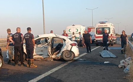Otomobil ile minibüs çarpıştı: 2 kişi öldü, 8 kişi yaralandı