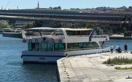 Haliç'te tekne kazası: Gemi personeli aranıyor