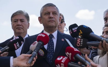 Yeni Parti için geri sayım başladı: Logosu nasıl olacak, hangi renkler kullanılacak?